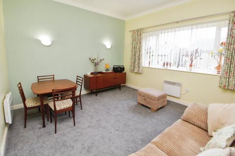 2 bedroom apartment for sale, Station Road, Glossop SK13