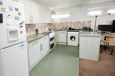 1 bedroom apartment for sale, Quarry Road, Huddersfield HD1