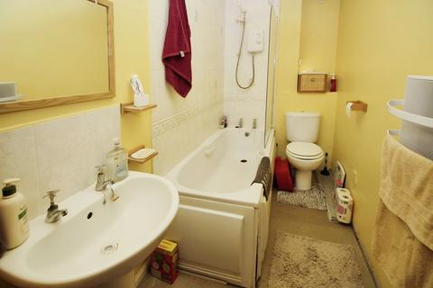 1 bedroom apartment for sale, Quarry Road, Huddersfield HD1