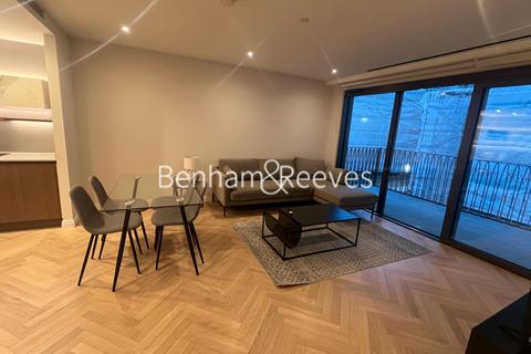 2 bedroom apartment to rent, Saxon House,  Parkland Walk SW6