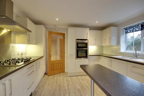 5 Northfield Close, Anlaby, Hull, HU10 7DJ