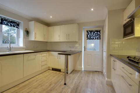 5 Northfield Close, Anlaby, Hull, HU10 7DJ