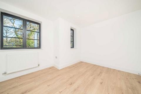 3 bedroom flat to rent, Oak Hill Grove, Surbiton KT6