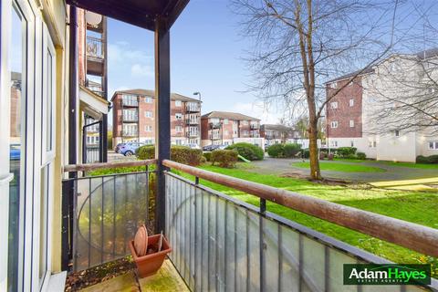 2 bedroom apartment to rent, Denham Road, London N20