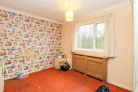 77 Dodworth Drive, Wakefield, WF2 7EZ