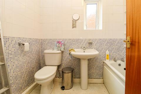 77 Dodworth Drive, Wakefield, WF2 7EZ