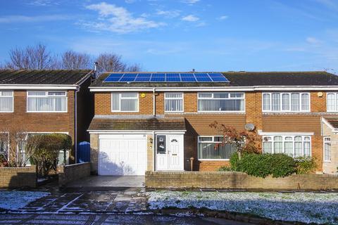 5 bedroom semi-detached house for sale, Moor Close, North Shields