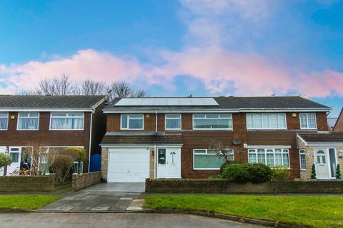 5 bedroom semi-detached house for sale, Moor Close, North Shields