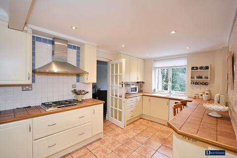 4 bedroom detached house for sale, Harrow Drive, Hornchurch, RM11