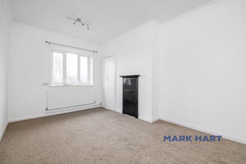 2 bedroom maisonette to rent, Knapmill Road, London SE6