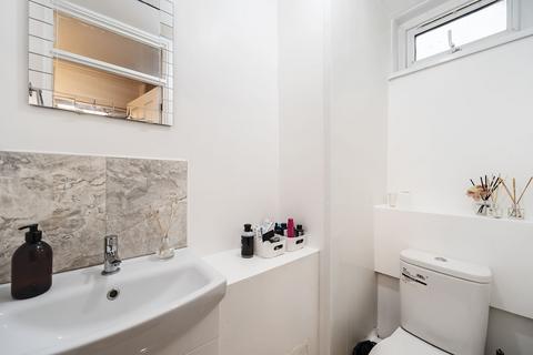 3 bedroom flat for sale, Lockwood Square, London, SE16