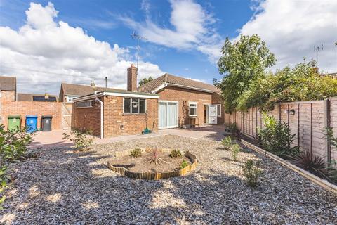 13 Aston Mead, Windsor, SL4 5PP