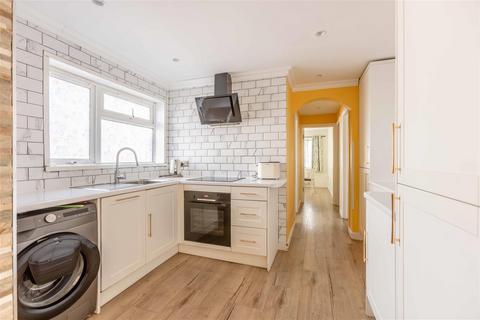 13 Aston Mead, Windsor, SL4 5PP