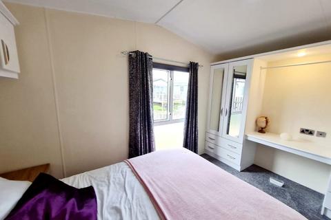 3 bedroom static caravan for sale, Seawick Holiday Park