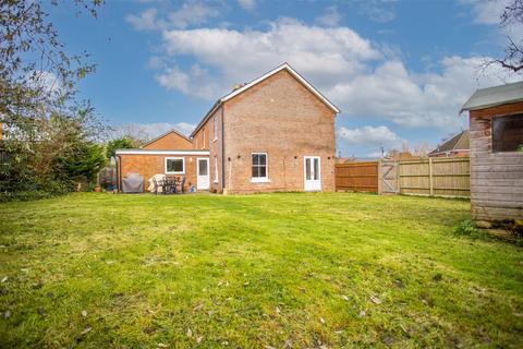 3 bedroom detached house for sale, Bridge Road, Southampton SO31