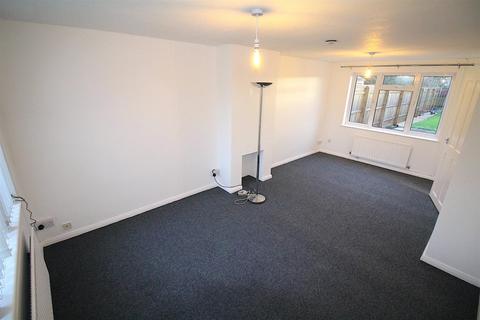 2 bedroom house to rent, Round Avenue, Long Lawford