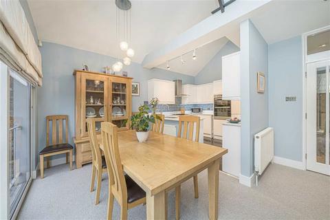 4 bedroom house for sale, Thames Meadow, Shepperton TW17