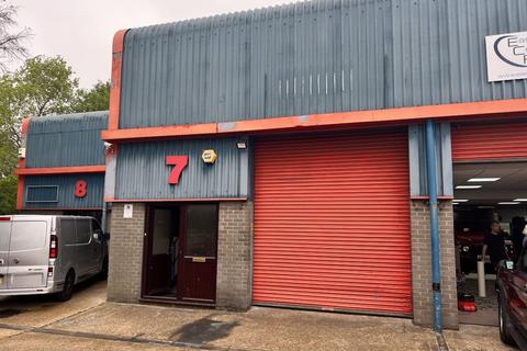 Warehouse to rent, Unit 7 Phoenix Park, Chickenhall Lane, Eastleigh, SO50 6PQ