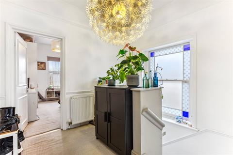 2 bedroom apartment for sale, Brondesbury Road, London NW6