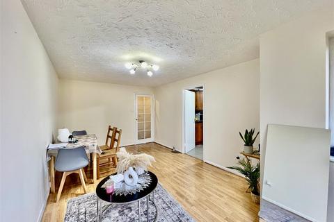 undefined, Burket Close, Southall UB2