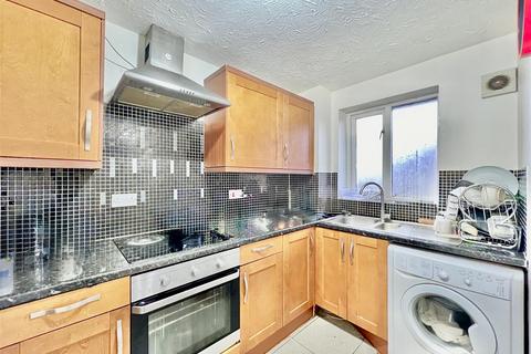 1 bedroom apartment to rent, Burket Close, Southall UB2