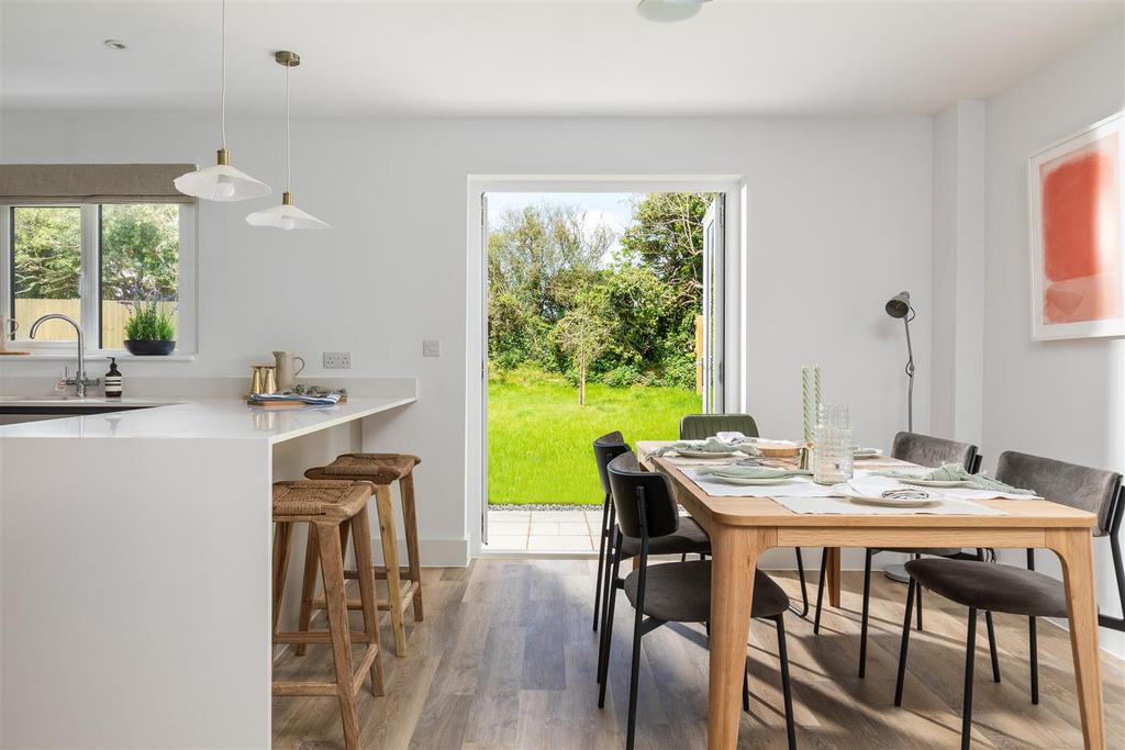 Patio Doors from the kitchen out to the graden