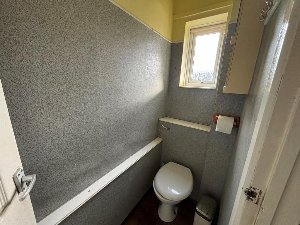 Downstairs wc.jpg