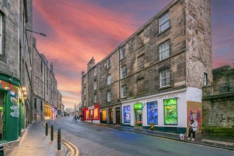 60/3 Candlemaker Row, Old Town, Edinburgh, EH1