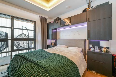 Studio for sale, London City Island, Tower Hamlets, London, E14