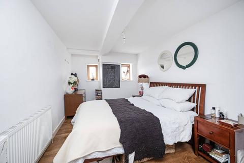 1 bedroom flat for sale, Vallance Road, Bethnal Green, London, E1