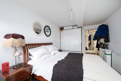 1 bedroom flat for sale, Vallance Road, Bethnal Green, London, E1