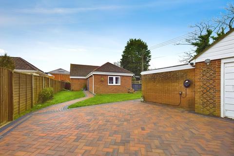 4 bedroom detached bungalow for sale, Cranbury Gardens, Southampton SO31