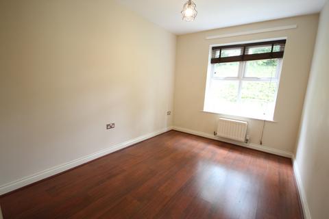 2 bedroom flat to rent, Carisbrooke Road, Far Headingley, LEEDS