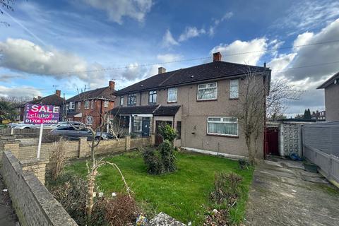 3 bedroom semi-detached house for sale, Petersfield Avenue, Romford