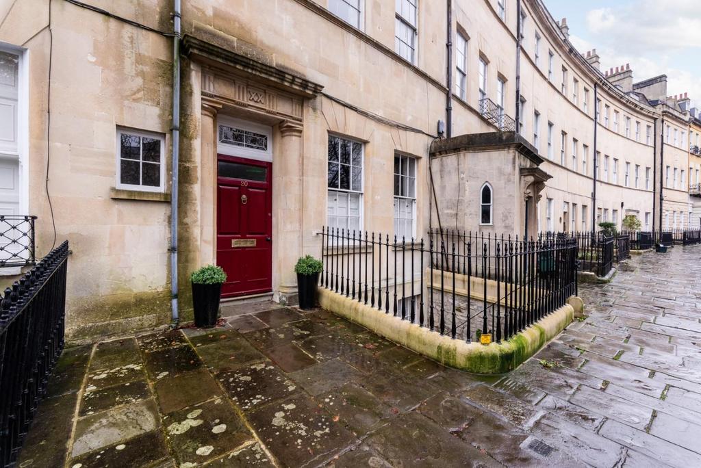 Flat 6, 20, Grosvenor Place Bath, BA1 6 AX-2.jpg