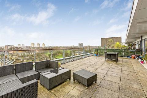 2 bedroom flat for sale, Wandsworth Road, London SW8