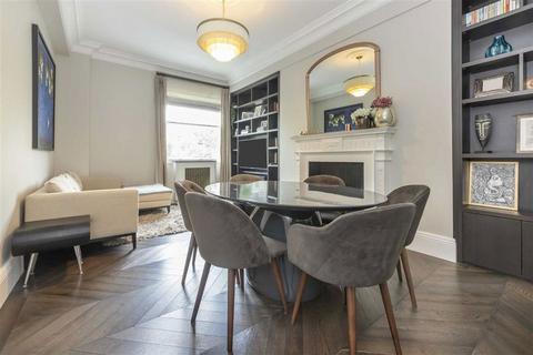 2 bedroom flat to rent, Portland Place, London W1B