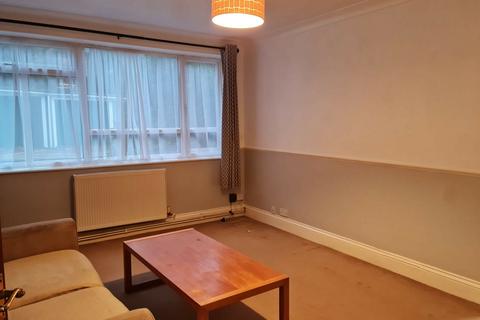 1 bedroom apartment to rent, Leighton Lodge