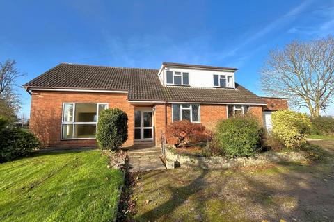 4 bedroom bungalow to rent, Huntley Road, Tibberton, Gloucester