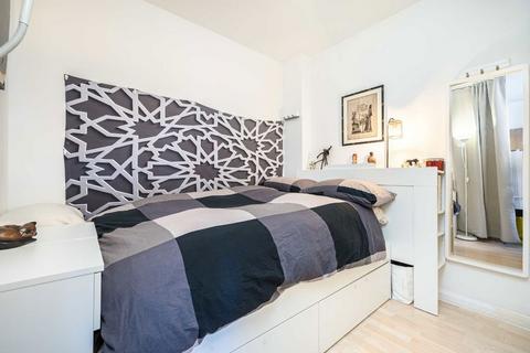 Studio for sale, Newington Causeway, London SE1