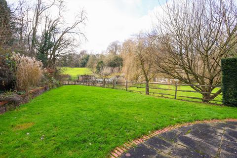 Farm to rent, Dog Kennel Green, Ranmore Common, Dorking, Surrey, RH5