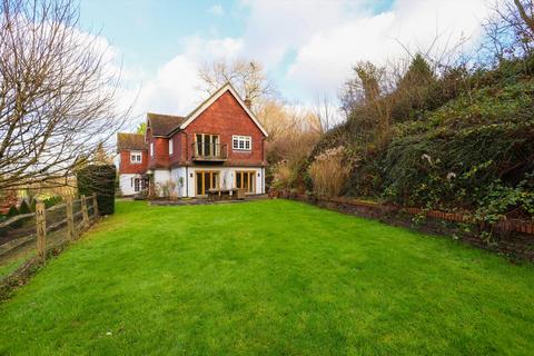 Farm to rent, Dog Kennel Green, Ranmore Common, Dorking, Surrey, RH5