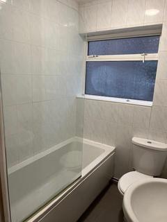 2 bedroom apartment to rent, Erith Crescent, Romford