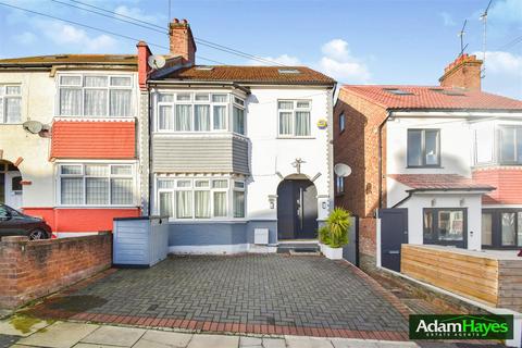 4 bedroom semi-detached house to rent, Fernwood Crescent, London N20