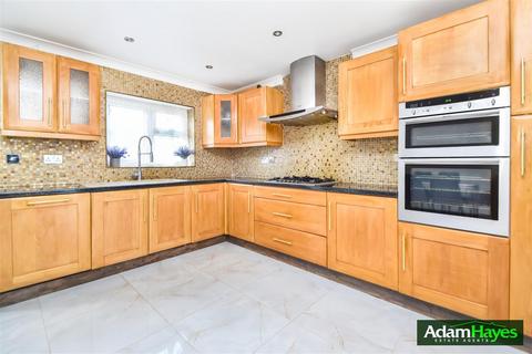 4 bedroom semi-detached house to rent, Fernwood Crescent, London N20