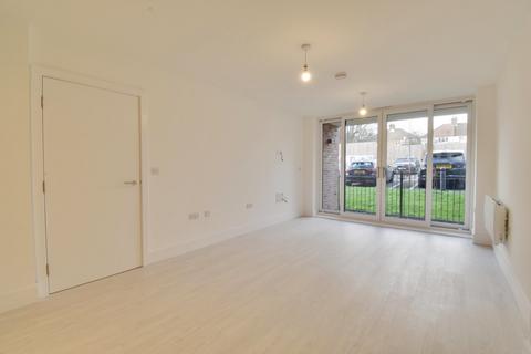 2 bedroom apartment to rent, St. Albans Road, Hertfordshire WD24