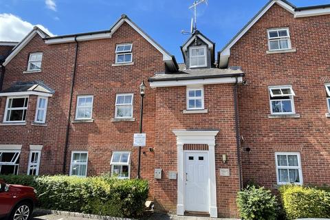 2 bedroom flat for sale, Augustine Court, Salisbury SP2