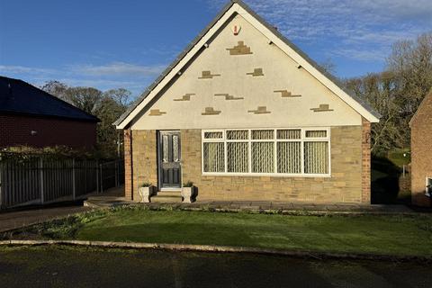 2 bedroom detached bungalow for sale, Wakefield Road, Clayton West, Huddersfield HD8 9NN