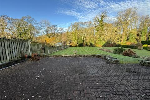 2 bedroom detached bungalow for sale, Wakefield Road, Clayton West, Huddersfield HD8 9NN