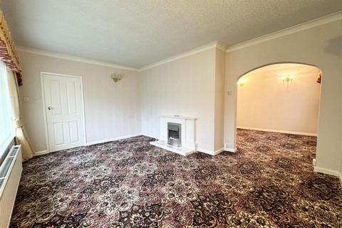 2 bedroom detached bungalow for sale, Wakefield Road, Clayton West, Huddersfield HD8 9NN